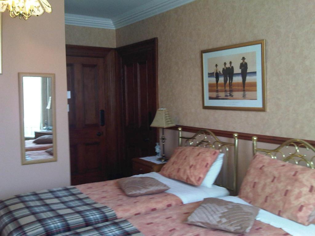 James Cottage Guest House Crieff Exteriör bild